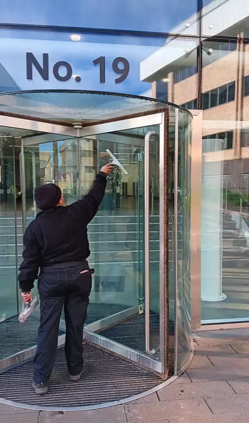 Glass_Door_Cleaning_img