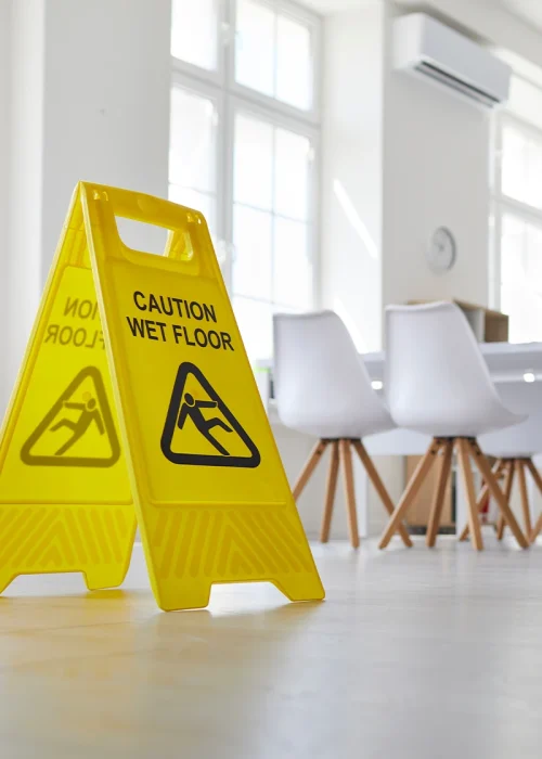 Schooll_cleaning_wet_floor_sign