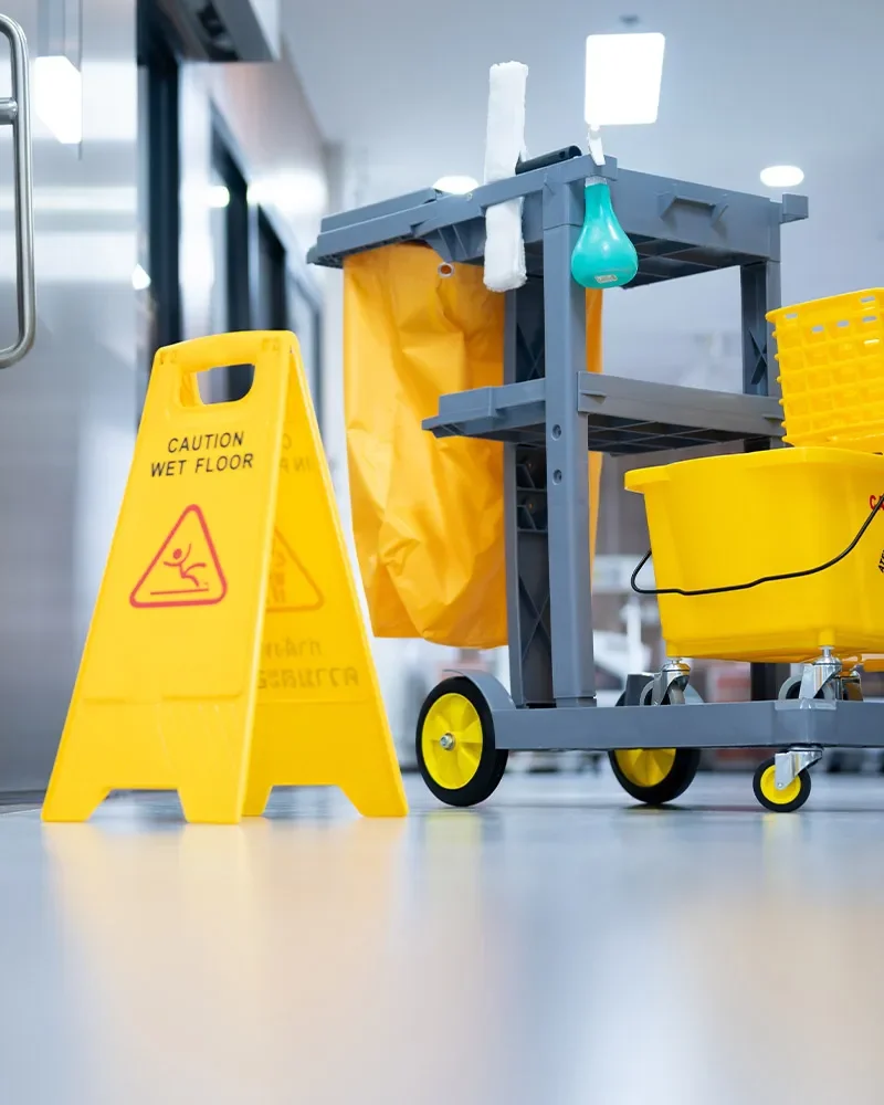 cleaning_wet_floor_hospital
