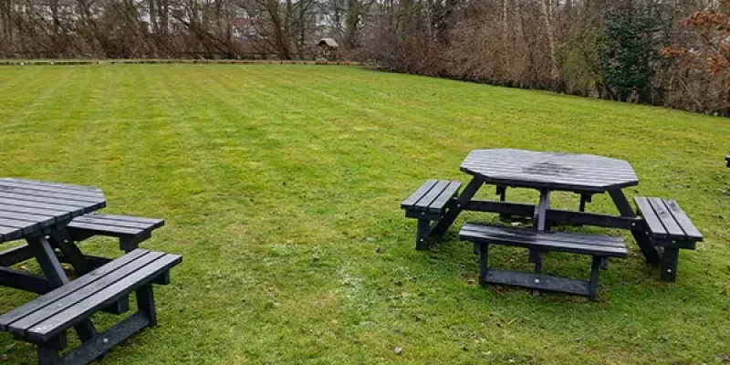 field tables green