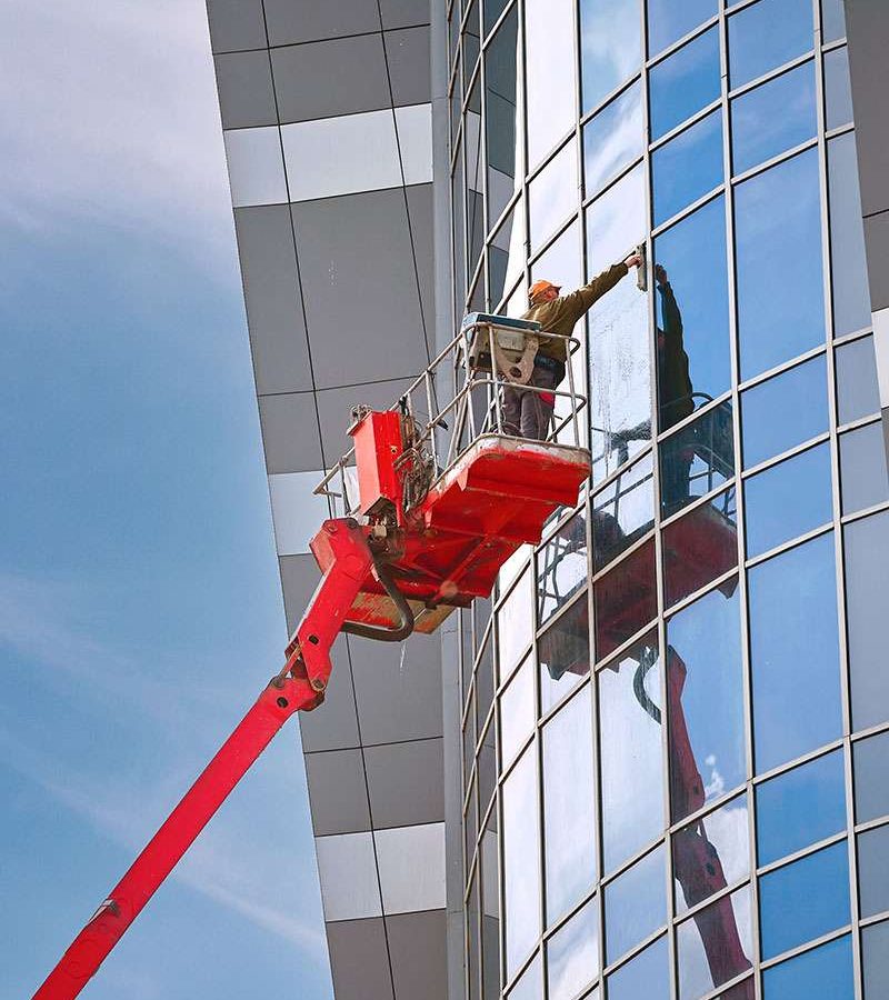 window_cleaning_outside_building